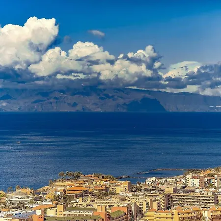 Spacious 2 Bedroom Tenerife South 公寓
