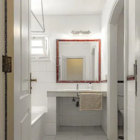 Spacious 2 Bedroom Tenerife South 公寓