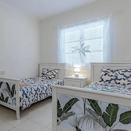 Spacious 2 Bedroom Tenerife South * אדחה
