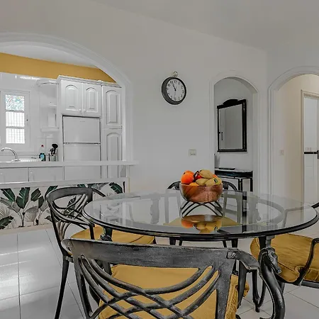 Spacious 2 Bedroom Tenerife South Appartement Costa Adeje (Tenerife)