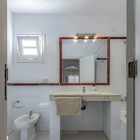 Spacious 2 Bedroom Tenerife South Appartamento *